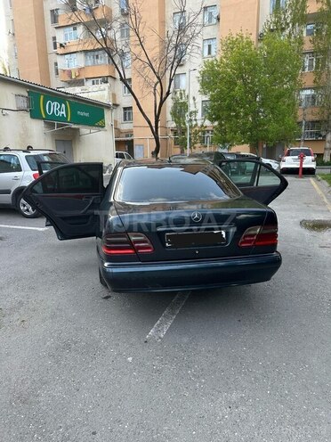 Mercedes E 220 d 2000, 394,000 km - 2.2 l - Bakı