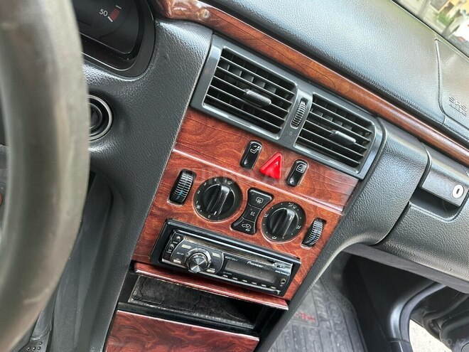 Mercedes E 220 d 2000, 394,000 km - 2.2 l - Bakı