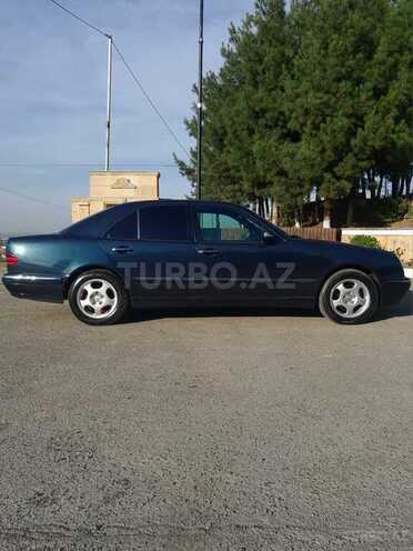 Mercedes E 220 d 1999, 322,444 km - 2.2 л - Ağstafa