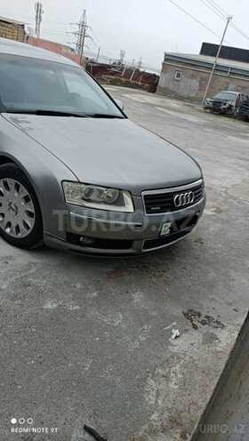 Audi A8-3