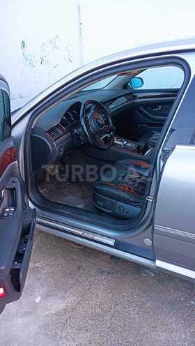 Audi A8-9