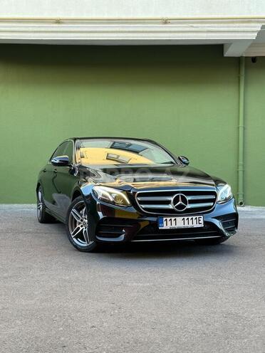 Mercedes E 220 d-3