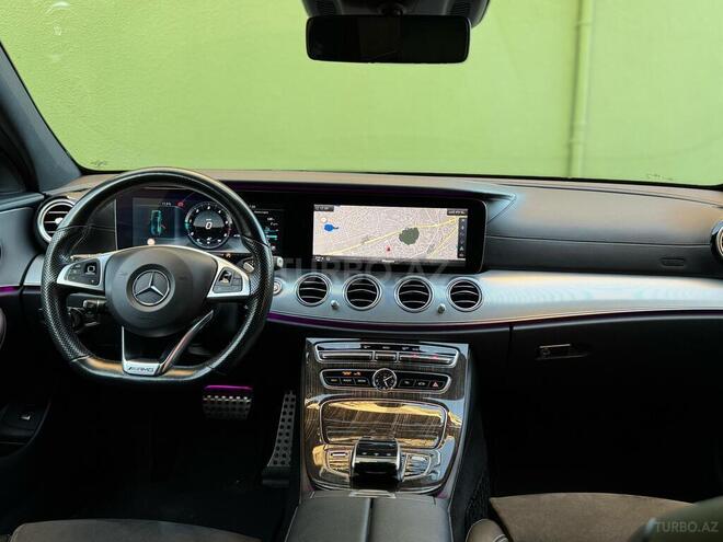 Mercedes E 220 d-11