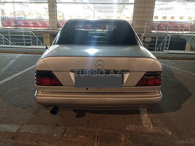 Mercedes E 220 1994, 386,000 km - 2.2 l - Bakı