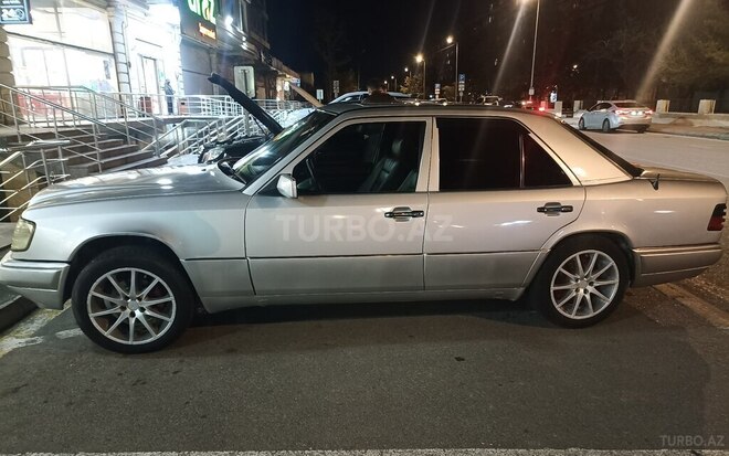 Mercedes E 220 1994, 386,000 km - 2.2 l - Bakı