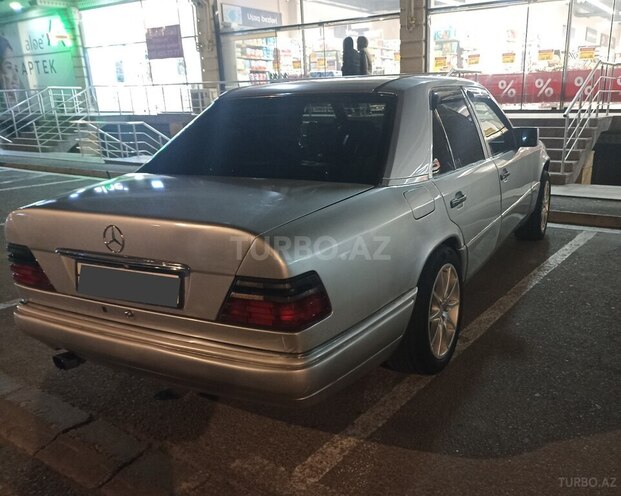 Mercedes E 220 1994, 386,000 km - 2.2 l - Bakı