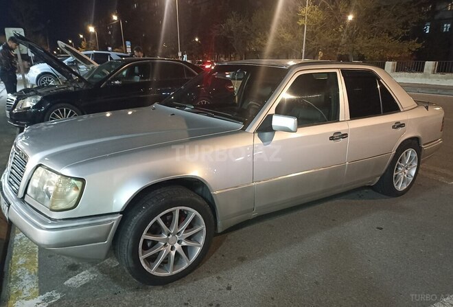 Mercedes E 220 1994, 386,000 km - 2.2 l - Bakı
