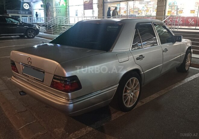 Mercedes E 220 1994, 386,000 km - 2.2 l - Bakı