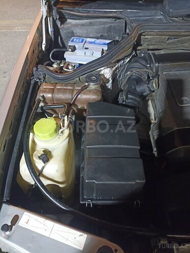 Mercedes E 220 1994, 386,000 km - 2.2 l - Bakı