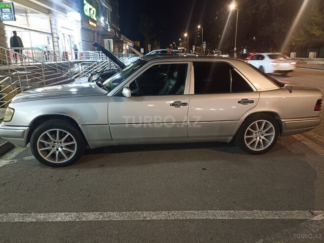 Mercedes E 220 1994, 386,000 km - 2.2 l - Bakı