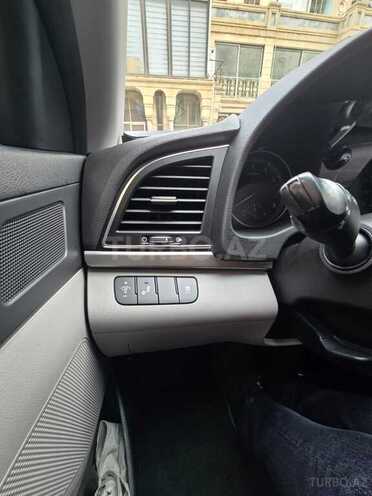 Hyundai Elantra 2018, 170,000 km - 2.0 l - Bakı