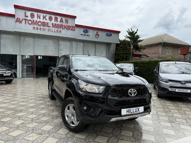 Toyota Hilux-2