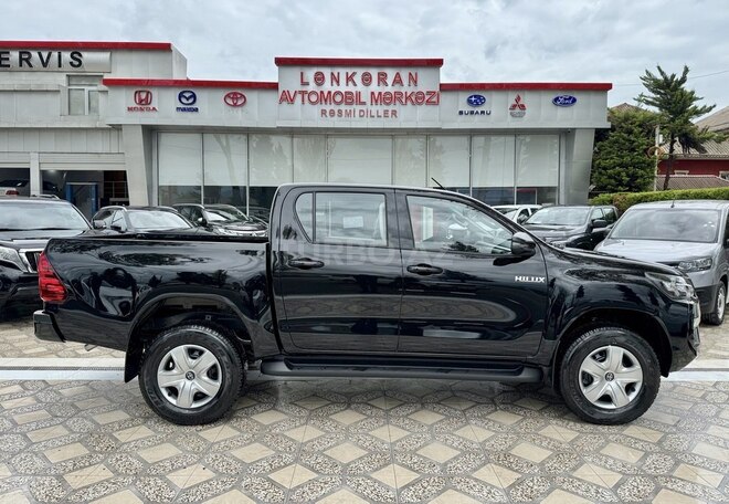 Toyota Hilux-9