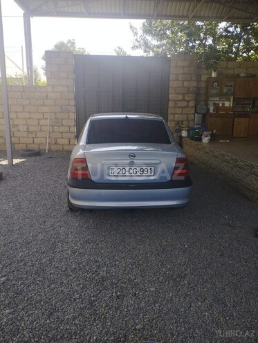 Opel Vectra 1997, 390,000 km - 1.6 l - Gəncə