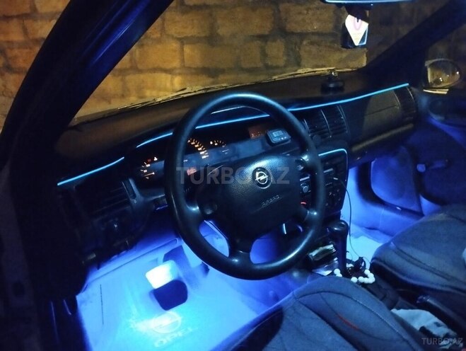 Opel Vectra 1997, 390,000 km - 1.6 l - Gəncə