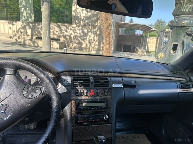 Mercedes E 240 2000, 412,000 km - 2.6 l - Gəncə