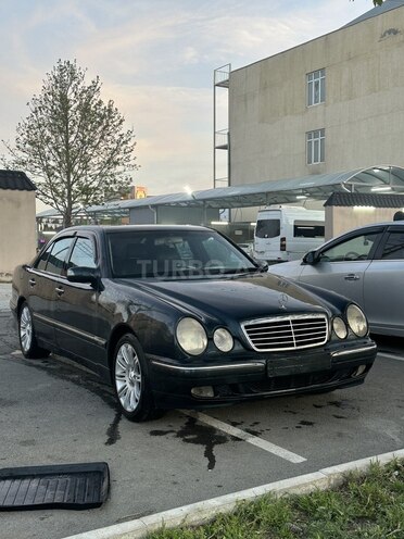 Mercedes E 240 2000, 412,000 km - 2.6 l - Gəncə