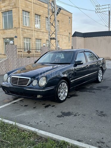 Mercedes E 240 2000, 412,000 km - 2.6 l - Gəncə