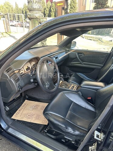 Mercedes E 240 2000, 412,000 km - 2.6 l - Gəncə