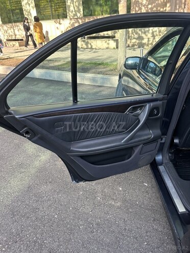 Mercedes E 240 2000, 412,000 km - 2.6 l - Gəncə