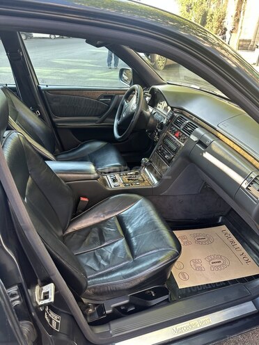 Mercedes E 240 2000, 412,000 km - 2.6 l - Gəncə