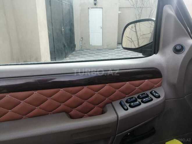 Ford Explorer 2005, 250,000 km - 4.0 л - Bakı