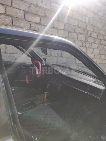 Mercedes 190 1990, 645,000 km - 2.5 l - Bakı