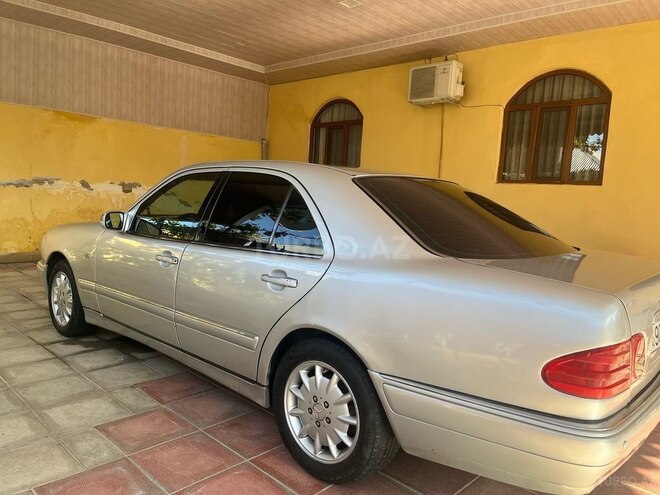 Mercedes E 240 1999, 240,000 km - 2.4 l - Şirvan