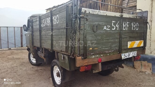 UAZ 452 1983, 100,000 km - 2.4 l - Quba