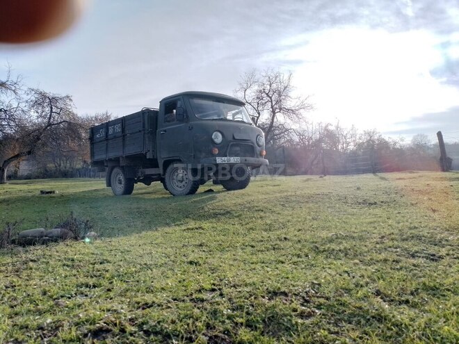 UAZ 452 1983, 100,000 km - 2.4 l - Quba