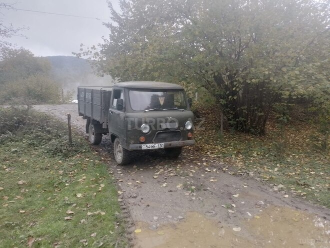 UAZ 452 1983, 100,000 km - 2.4 l - Quba