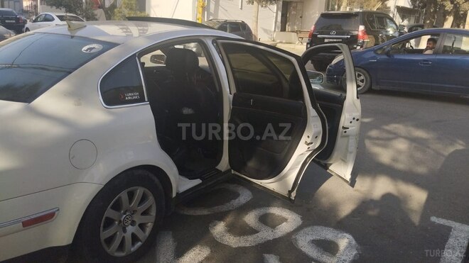 Volkswagen Passat 2003, 284,382 km - 1.8 l - Bakı