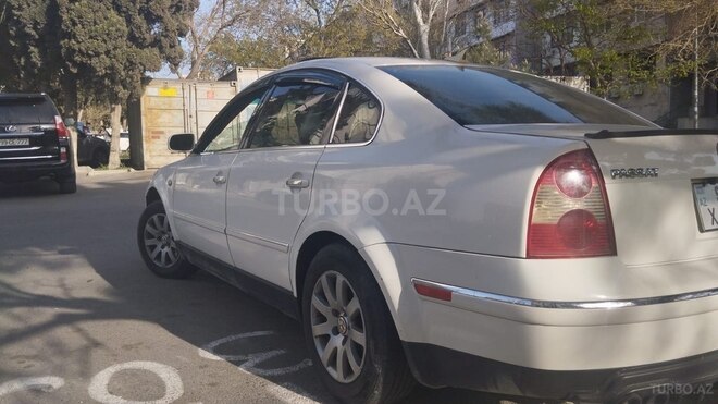 Volkswagen Passat 2003, 284,382 km - 1.8 l - Bakı