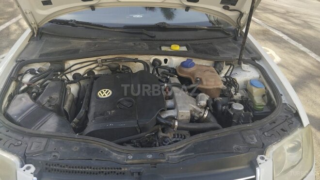 Volkswagen Passat 2003, 284,382 km - 1.8 l - Bakı