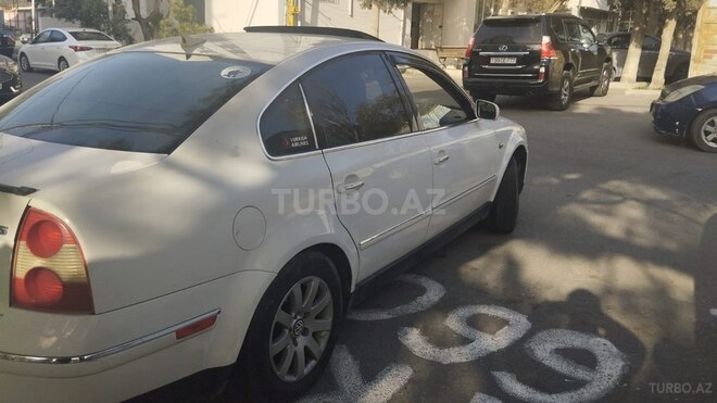Volkswagen Passat 2003, 284,382 km - 1.8 l - Bakı