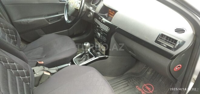 Opel Astra 2009, 156,000 km - 1.4 l - Gəncə