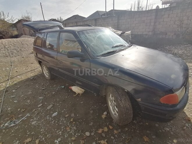 Opel Astra 1993, 100,000 km - 1.8 l - Xudat