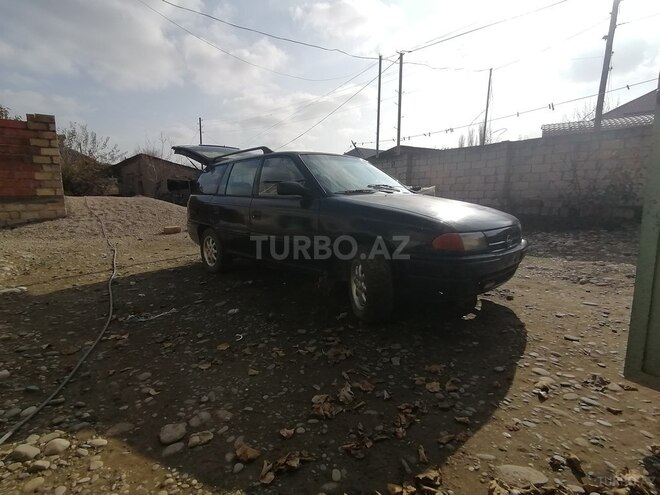 Opel Astra 1993, 100,000 km - 1.8 l - Xudat