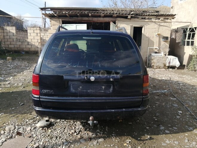 Opel Astra 1993, 100,000 km - 1.8 l - Xudat