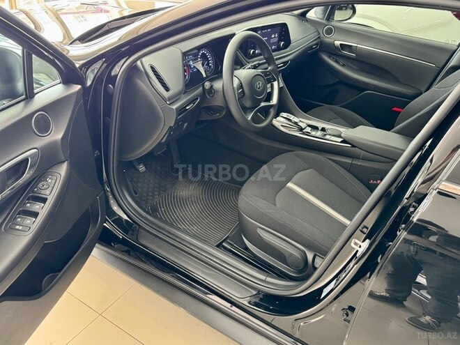 Hyundai Sonata-11