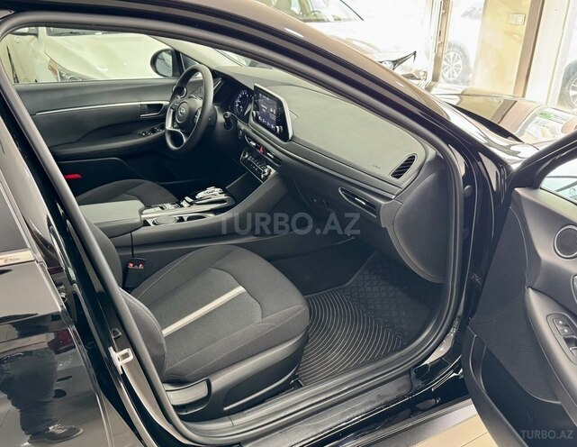 Hyundai Sonata-14