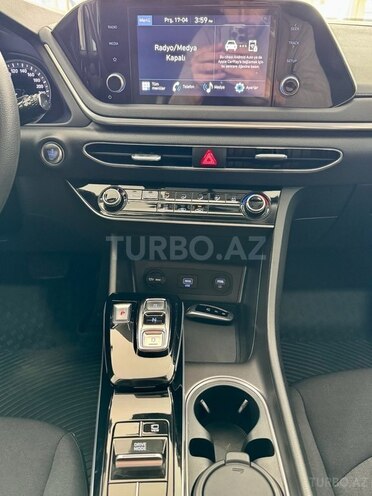 Hyundai Sonata-17