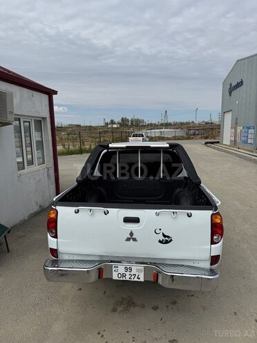 Mitsubishi L200 2010, 330,000 km - 2.5 l - Bakı