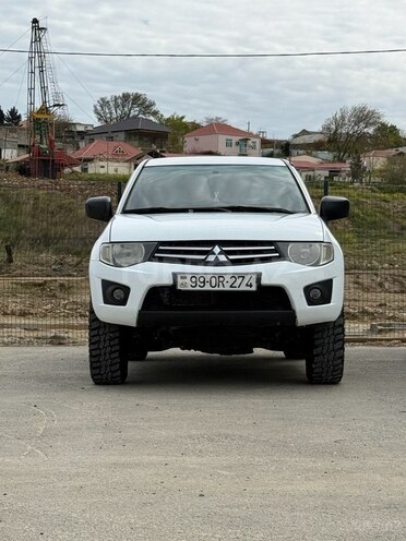 Mitsubishi L200 2010, 330,000 km - 2.5 l - Bakı