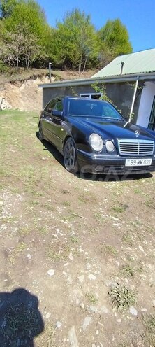 Mercedes E 300 1999, 500,000 km - 3.0 l - Qusar