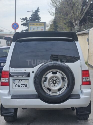 Mitsubishi Pajero io-3