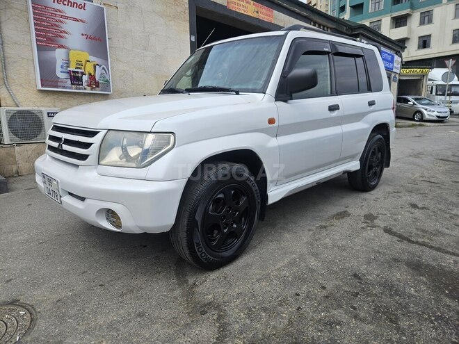 Mitsubishi Pajero io-4