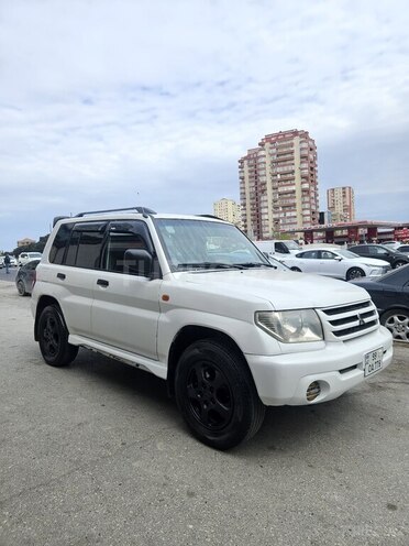 Mitsubishi Pajero io-2