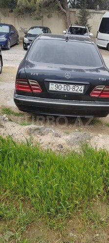 Mercedes E 220 d 2001, 300,000 km - 2.2 l - Bakı