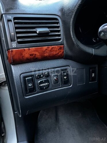 Toyota Avensis 2004, 335,000 km - 2.0 l - Bakı